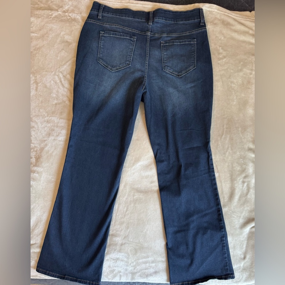 Women's Blue Jeans ( Bootcut Jeans) - Picture 10 of 12